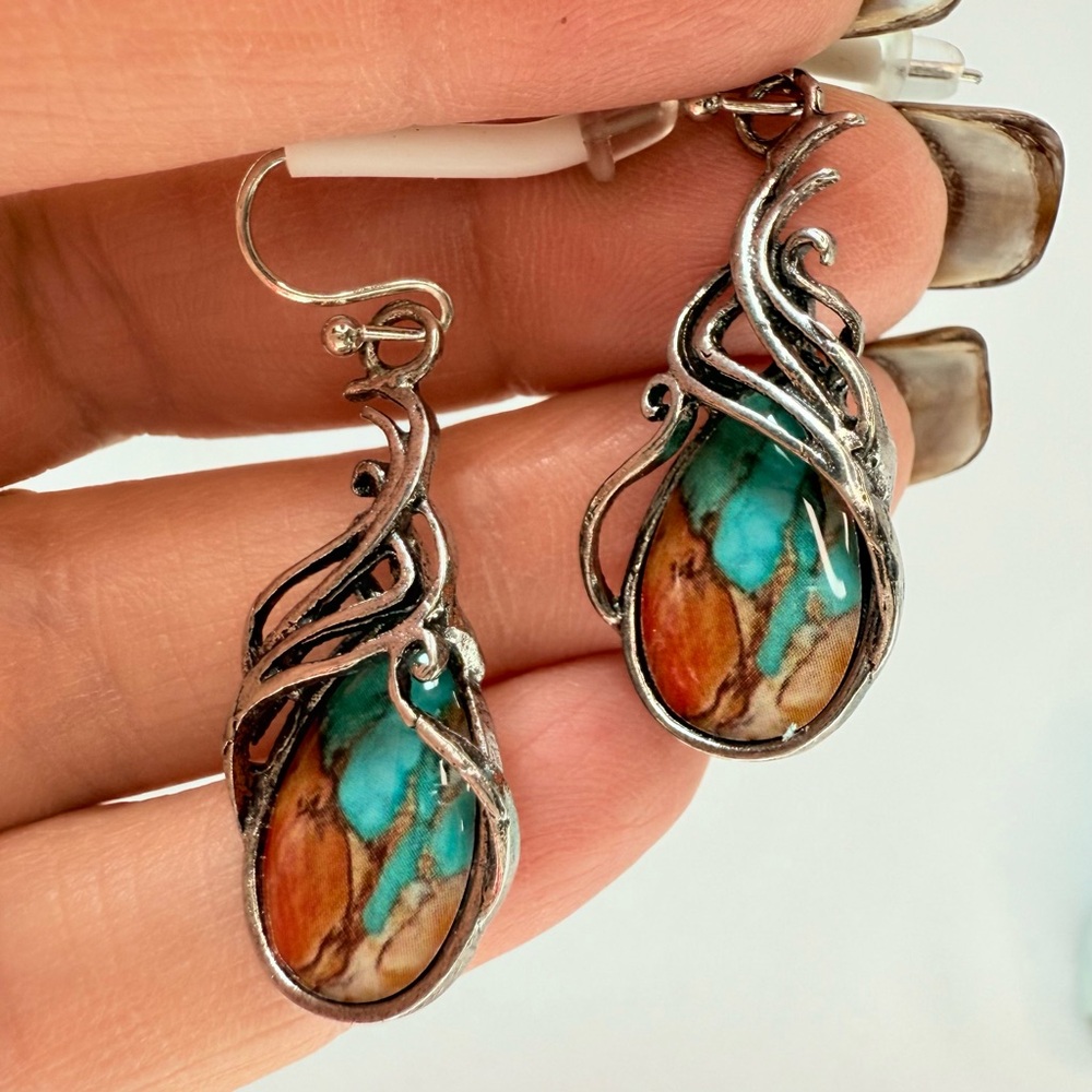 Elegant Silver and Turquoise Fashion Earrings Pierced Ears in Gift Box